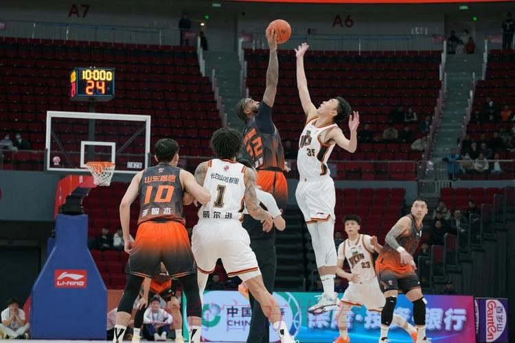 山东高速客场战胜长白山恩都里 山东高速客场战胜长白山恩都里